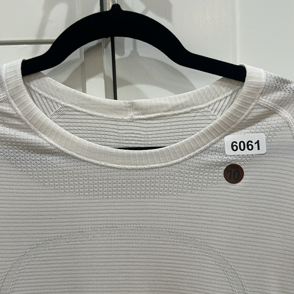 (6061) 🍋 LULULEMON RUN: Swiftly Tech Short Sleeve Crew Sz 10 **LOVED - Picture 8 of 10